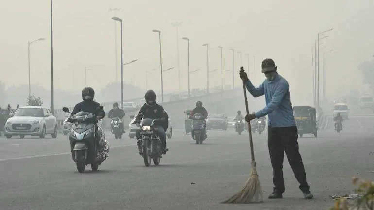 The air quality in Delhi slightly improved to ‘very poor’ category on Monday after remaining in ‘severe’ category for days.